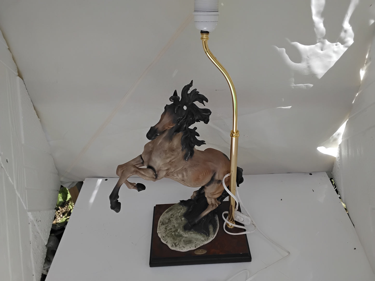 Lampada con cavallo