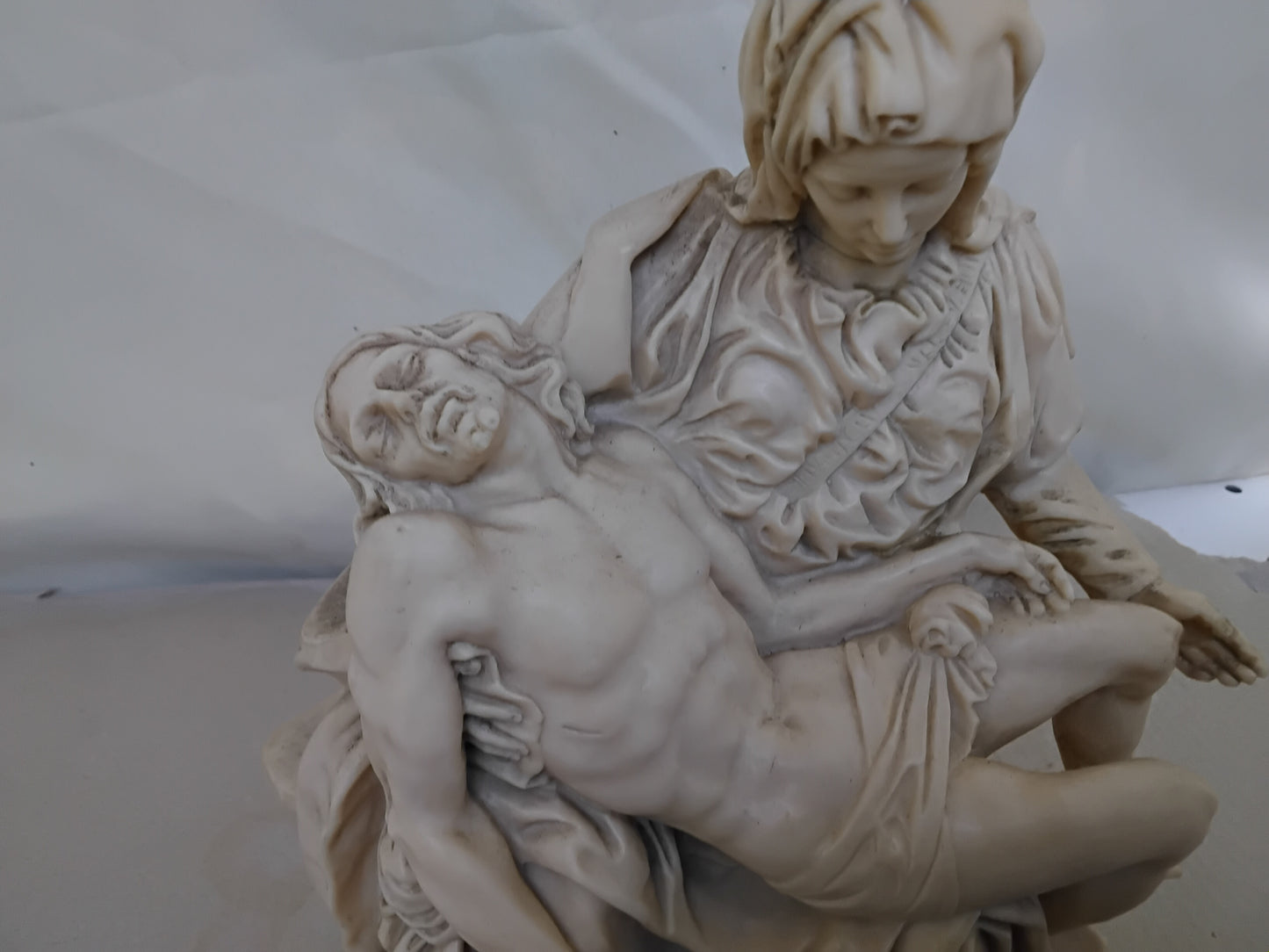 Statuetta pieta