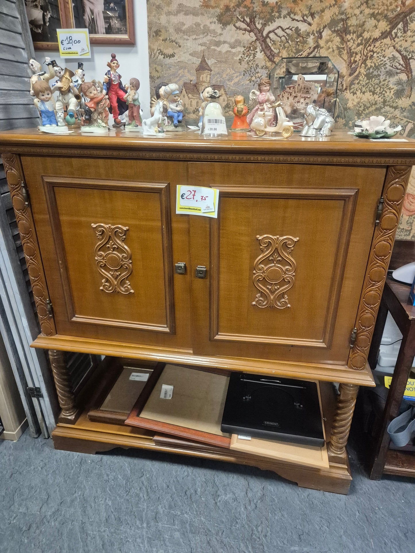 Mobile credenza
